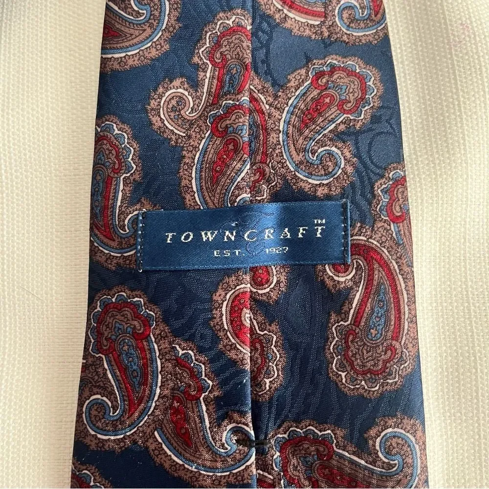 Vintage Towncraft Paisley Necktie Tie Blue Red Gold
